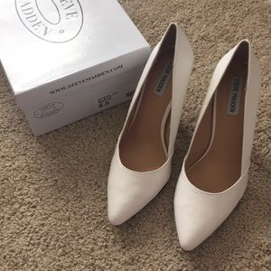 Steve Madden Everett Pumps